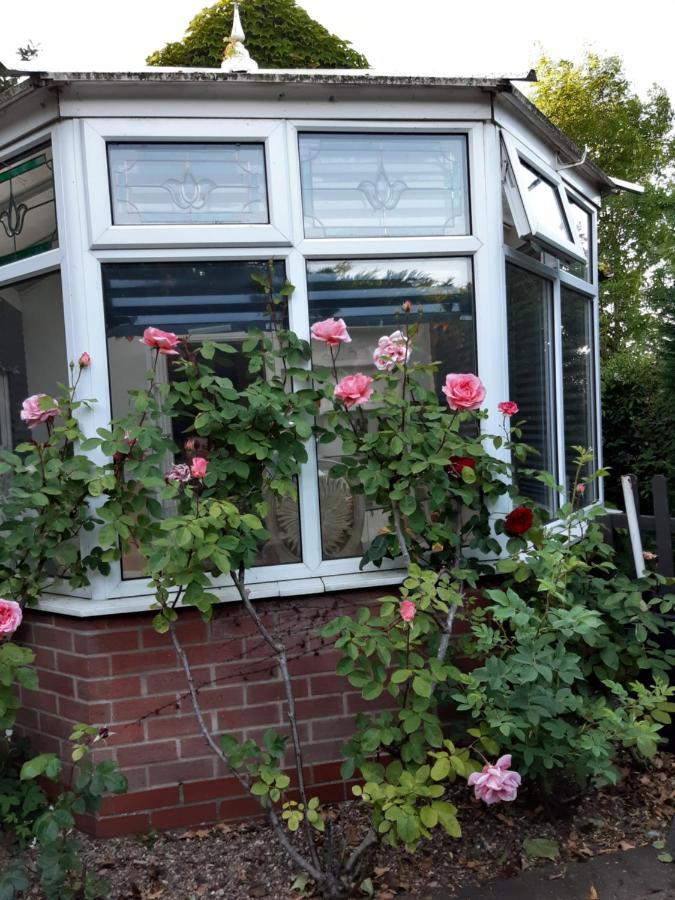 The White Dove Bed And Breakfast With Glamping Newark Showground Exterior foto