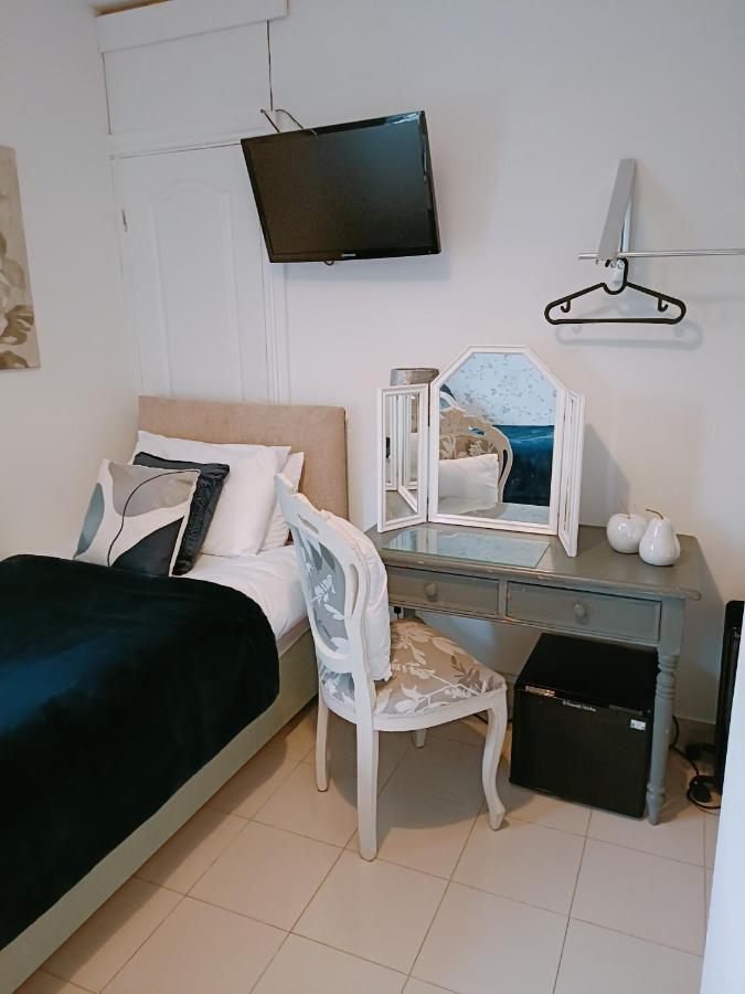 The White Dove Bed And Breakfast With Glamping Newark Showground Exterior foto